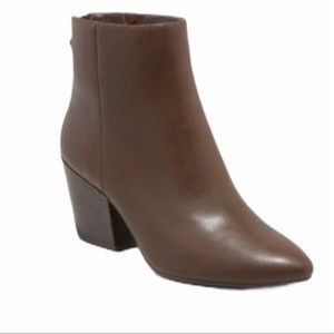 Brown boots ***NEW***